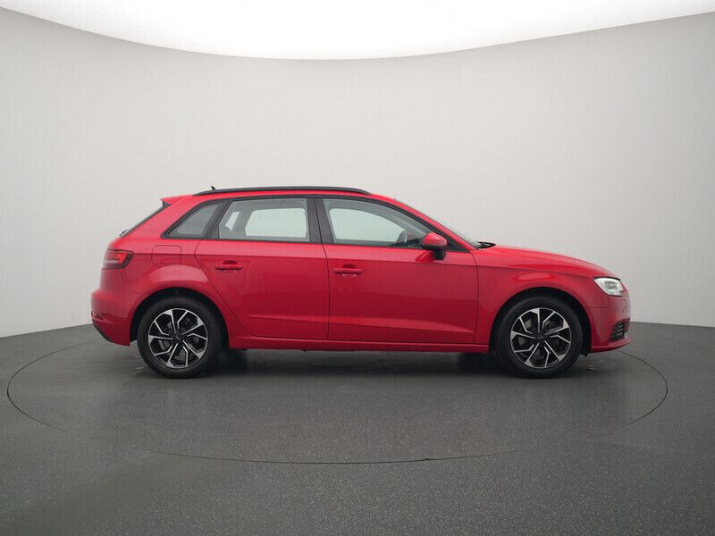 Gebraucht Audi A3 Sportback 116 PS (85 kW) 2020 Tangorot Kleinwagen