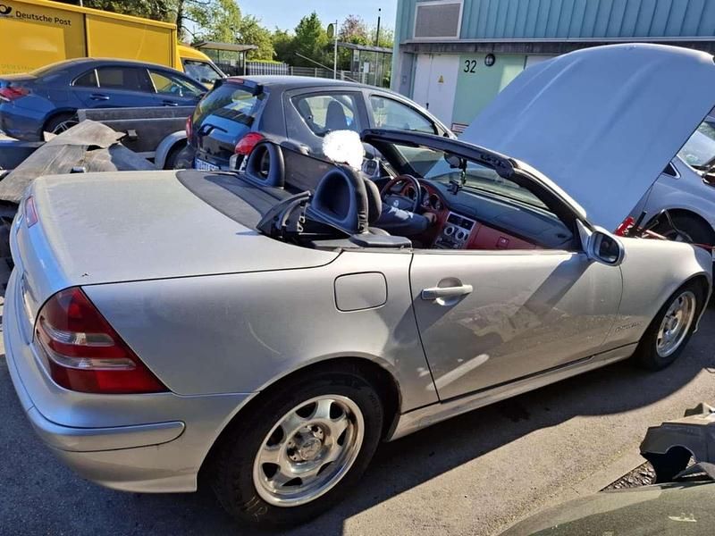 Silber Gebraucht 2002 Mercedes SLK200 Cabrio | 3.700 € (Guter Preis) - Bild 1/4