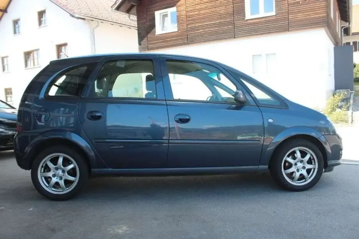 Gebraucht Opel Meriva Innovation 105 PS (77 kW) 2008 Metro blue/metro Van / Kleinbus