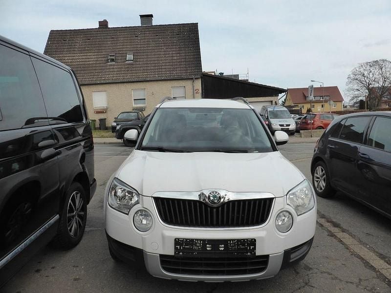 Gebraucht Skoda Yeti Active 105 PS (77 kW) 2013 Weiß SUV
