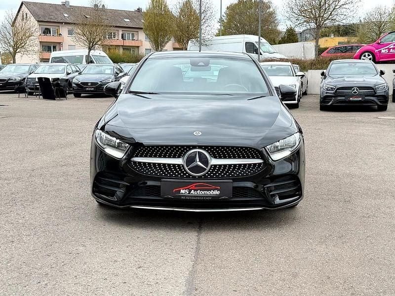 Gebraucht Mercedes A200 AMG line 163 PS (119 kW) 2019 Schwarz Limousine