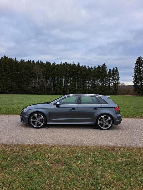 Gebraucht Audi S3 Design 300 PS (220 kW) 2014 Grau Coupé