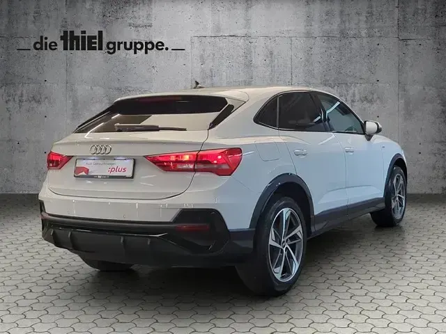 Gebraucht Audi Q3 Sportback S-Line 150 PS (110 kW) 2025 Gletscherweiß metallic SUV
