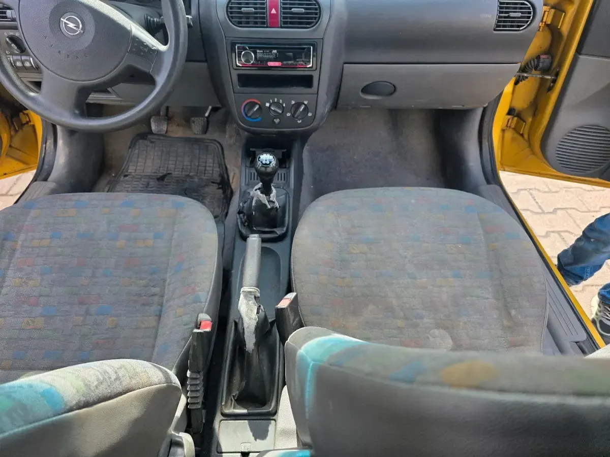 Usata Opel Combo 105 CV (77 kW) 2003 Oro Monovolume