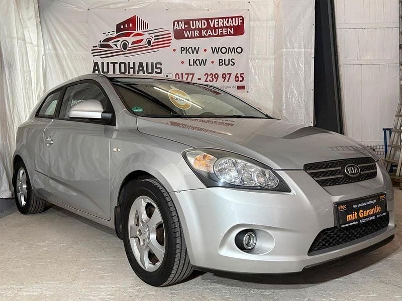 Gebraucht Kia Ceed 126 PS (92 kW) 2008 Silber Kleinwagen