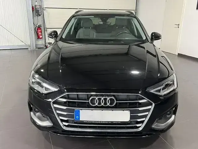 Gebraucht Audi A4 Advanced 150 PS (110 kW) 2021 Schwarz Kombi