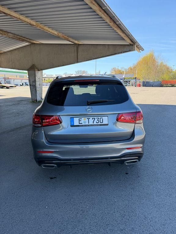 Gebraucht Mercedes GLC200 AMG 197 PS (144 kW) 2022 Grau SUV