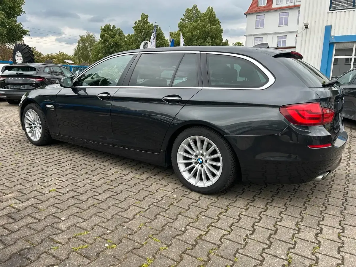 Gebraucht BMW 525 218 PS (160 kW) 2011 Grau Kombi