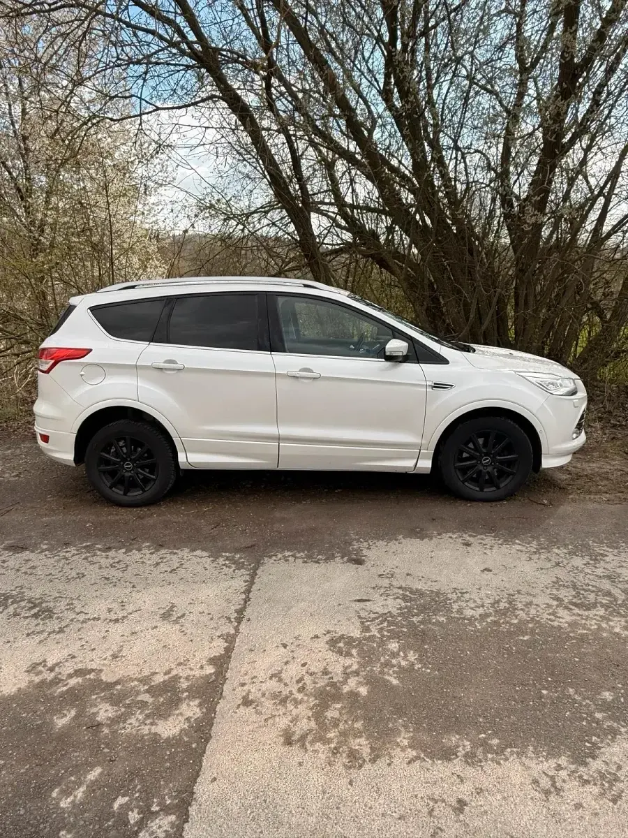 Gebraucht Ford Kuga 180 PS (132 kW) 2016 Weiß SUV