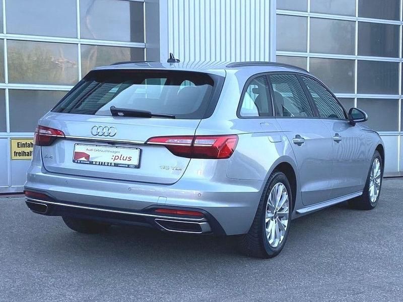 Gebraucht Audi A4 Advanced 163 PS (119 kW) 2022 Silber Kombi