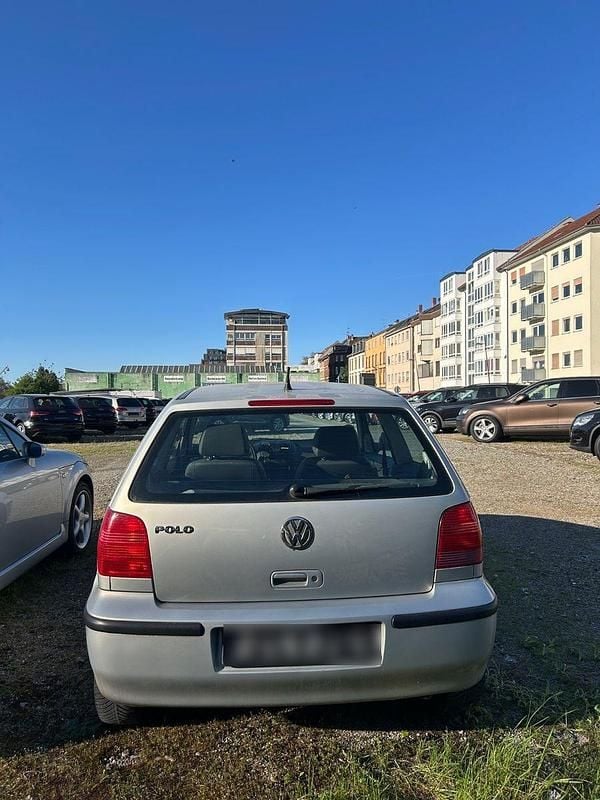 Gebraucht VW Polo Comfortline 60 PS (44 kW) 2000 Silber Limousine
