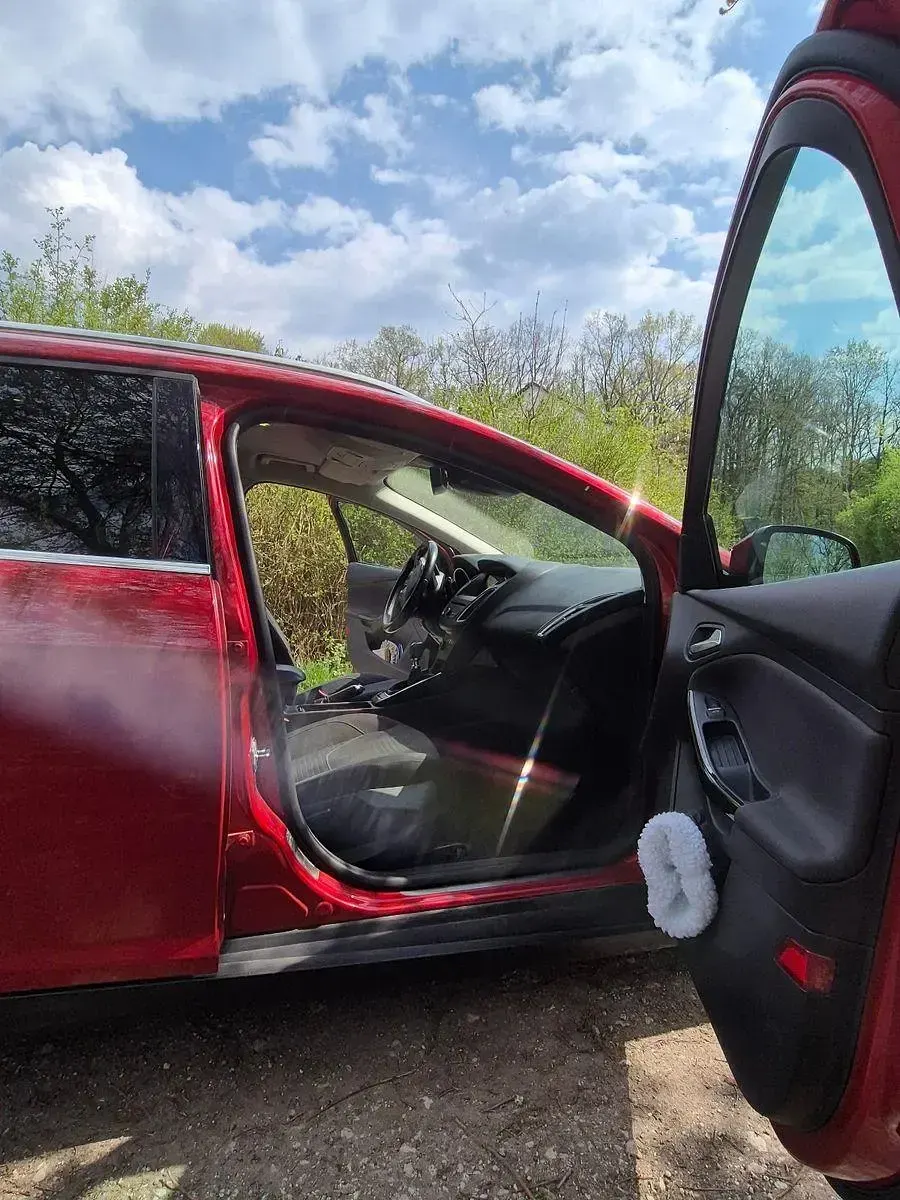 Gebraucht Ford Focus Titanium 120 PS (88 kW) 2018 Rot Kombi