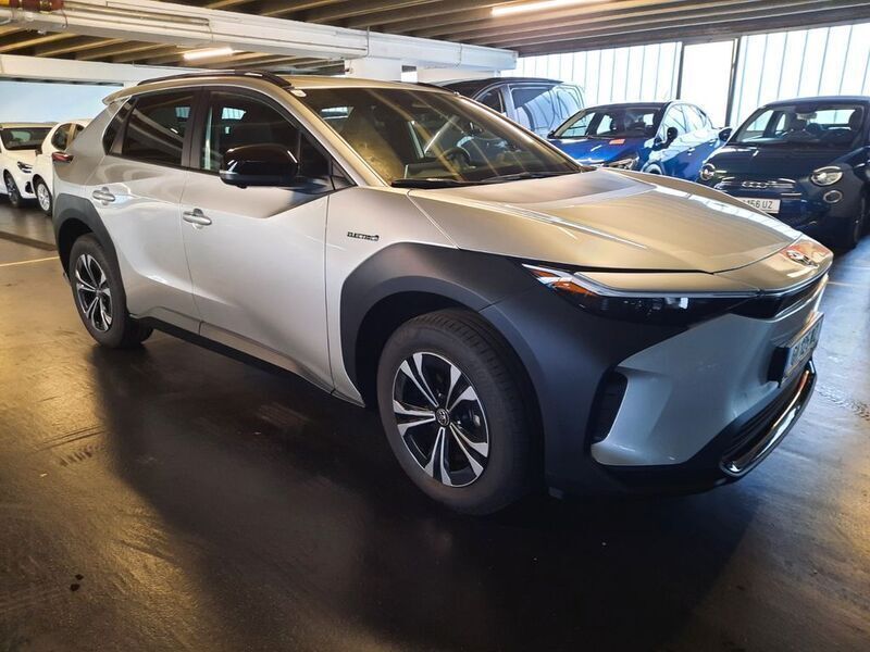 Silber Gebraucht 2023 Toyota bZ4X Comfort SUV | 34.700 € (Fairer Preis) - Bild 1/4