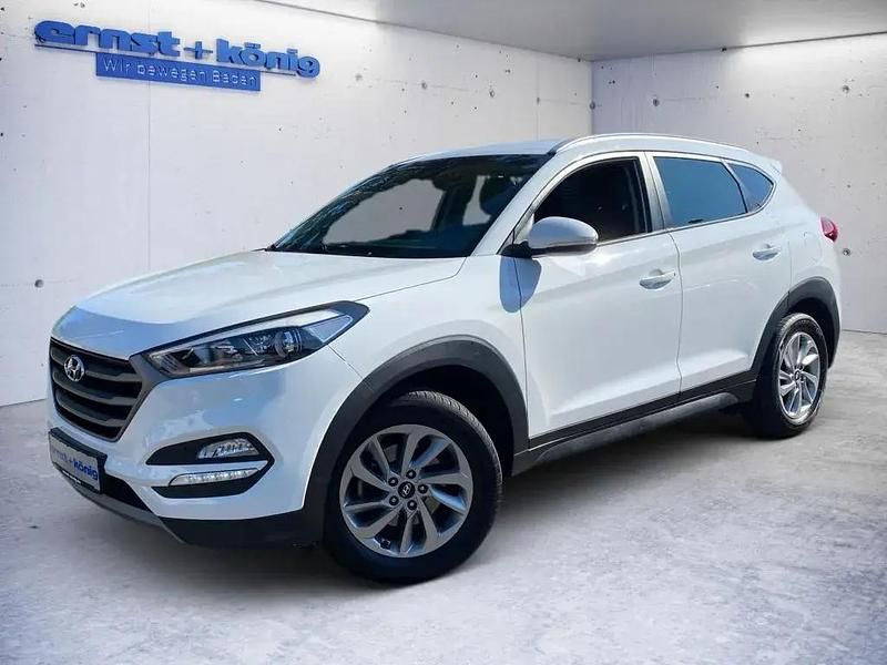 Weiß Gebraucht 2017 Hyundai Tucson Trend SUV | 14.570 € (Fairer Preis) - Bild 1/4