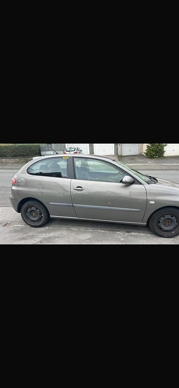 Gebraucht Seat Ibiza 90 PS (66 kW) 2002 Silber Kleinwagen