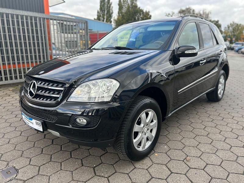 Schwarz Gebraucht 2007 Mercedes ML320 SUV | 9.950 € (Etwas zu teuer) - Bild 1/4