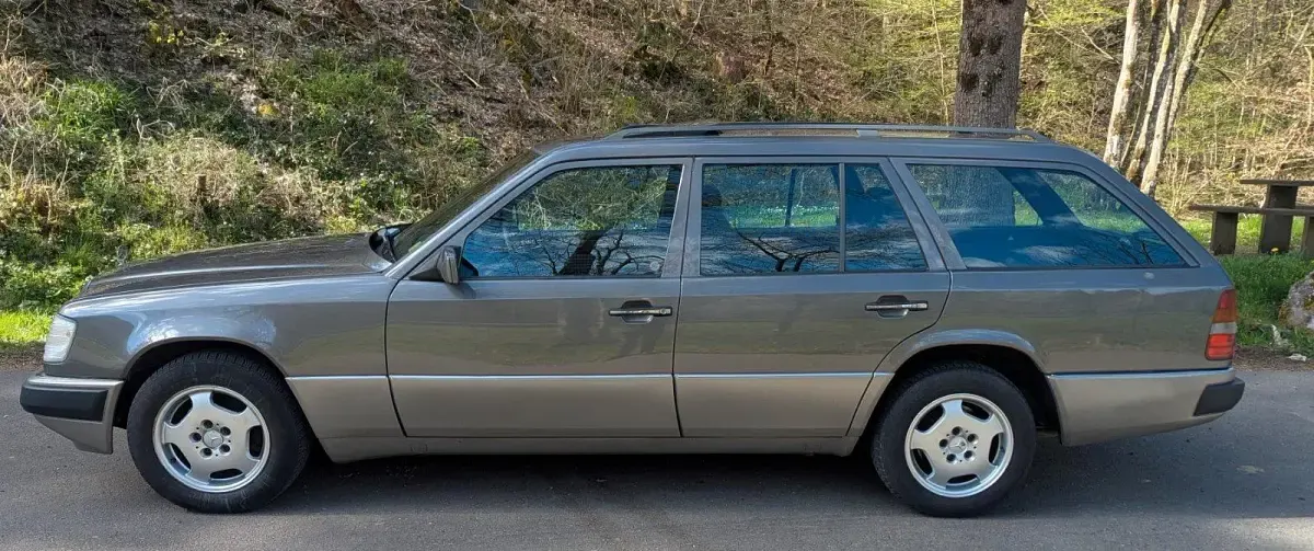 Second-hand Mercedes E250 94 CP (69 kW) 1990 Gri Break