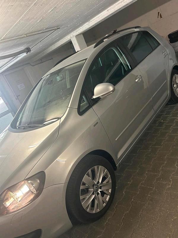 Silber Gebraucht 2013 VW Golf VI Life Kombi | 7.650 € (Etwas zu teuer) - Bild 1/4