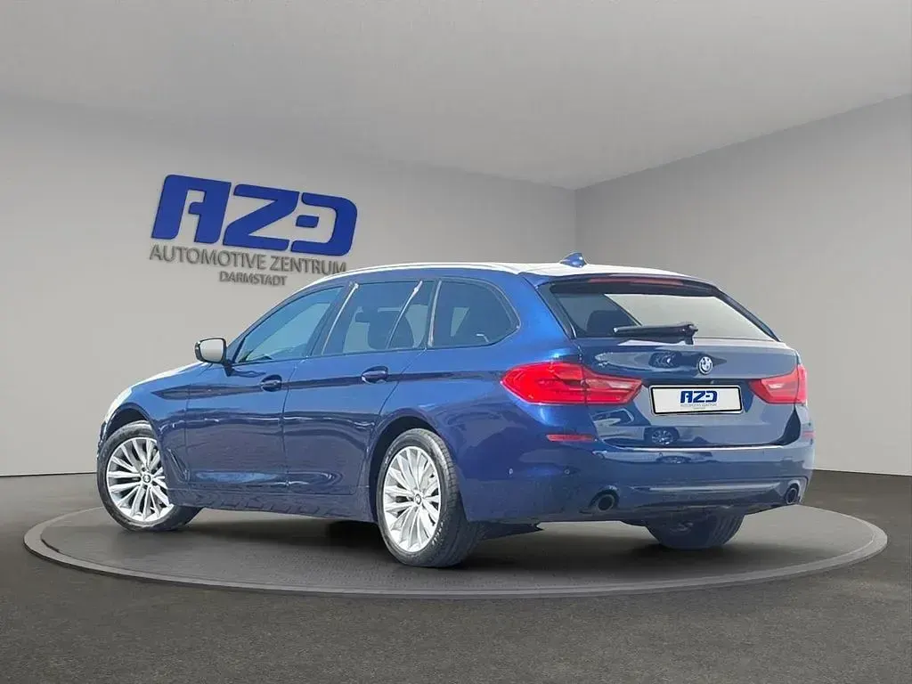 Gebraucht BMW 520 Sport Line 190 PS (139 kW) 2019 Mediterranblau metallic Kombi