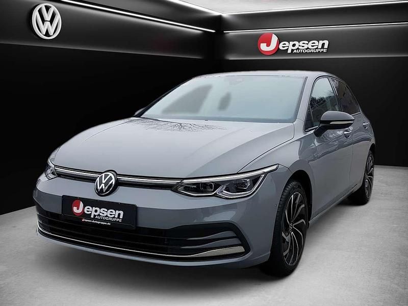 Gebraucht VW Golf VIII Move 110 PS (80 kW) 2024 Mondsteingrau Limousine