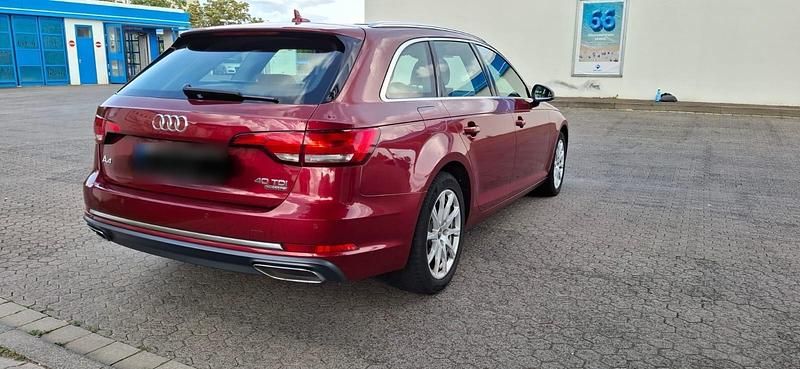 Gebraucht Audi A4 190 PS (139 kW) 2019 Rot Kombi