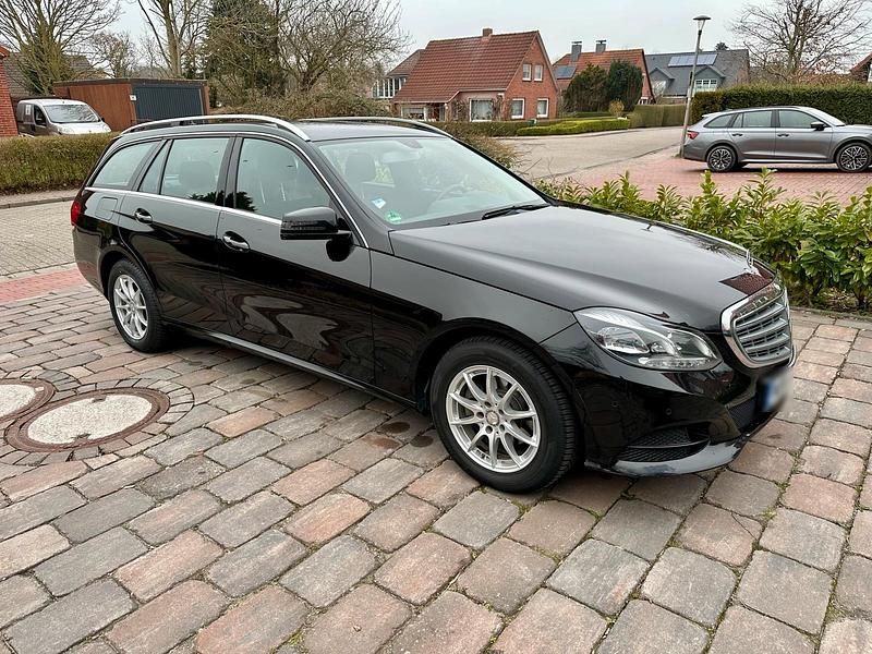 Gebraucht Mercedes E220 170 PS (125 kW) 2015 Schwarz Kombi
