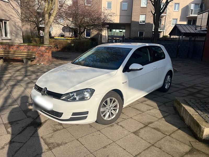 Gebraucht VW Golf VII 115 PS (84 kW) 2015 Weiß Kleinwagen