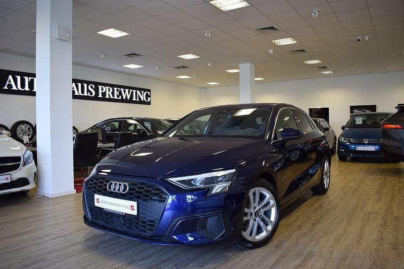 Navarra blue metallic Gebraucht 2020 Audi A3 e-tron S-Line Kleinwagen | 26.980 € (Fairer Preis) - Bild 1/4