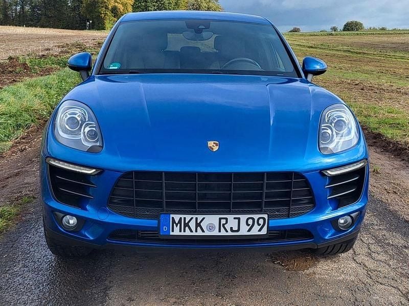 Blau Gebraucht 2015 Porsche Macan S SUV | 32.900 € (Superpreis) - Bild 1/4