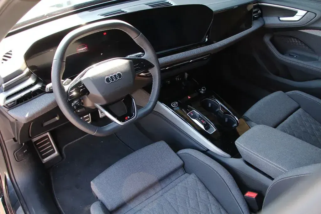 Gebraucht Audi A5 S-line plus 204 PS (150 kW) 2025 Grau Kombi