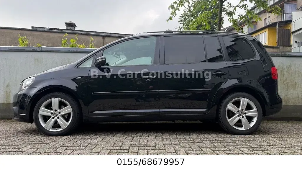 Gebraucht VW Touran Cup 105 PS (77 kW) 2014 Schwarz Van / Kleinbus