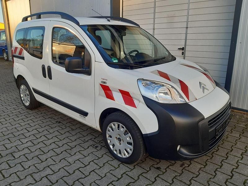 Weiß Gebraucht 2012 Citroën Nemo Van / Kleinbus | 6.899 € - Bild 1/4