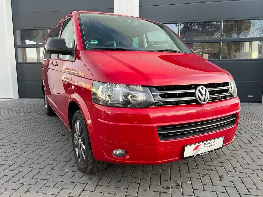 Gebraucht VW Multivan Startline 140 PS (102 kW) 2011 Salsa red Van / Kleinbus