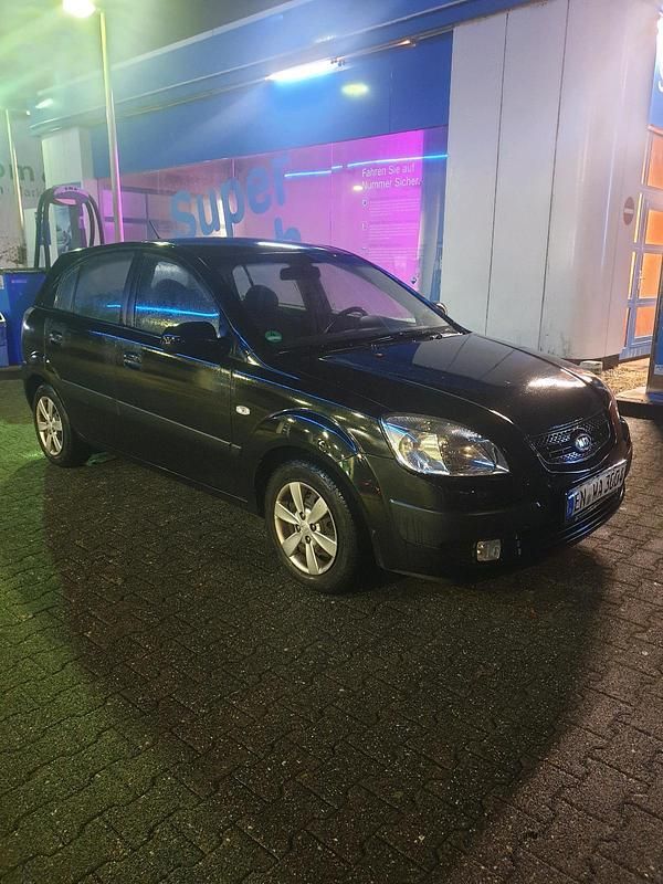 Schwarz Gebraucht 2008 Kia Rio Limousine | 700 € (Fairer Preis) - Bild 1/4