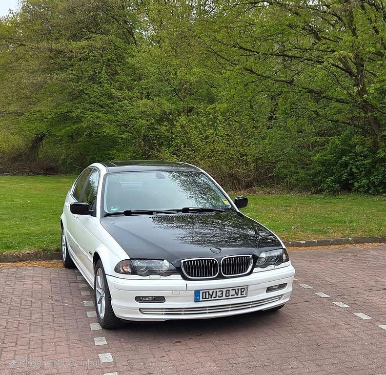 Second-hand BMW 325 192 CP (141 kW) 2001 Alb Berlinǎ