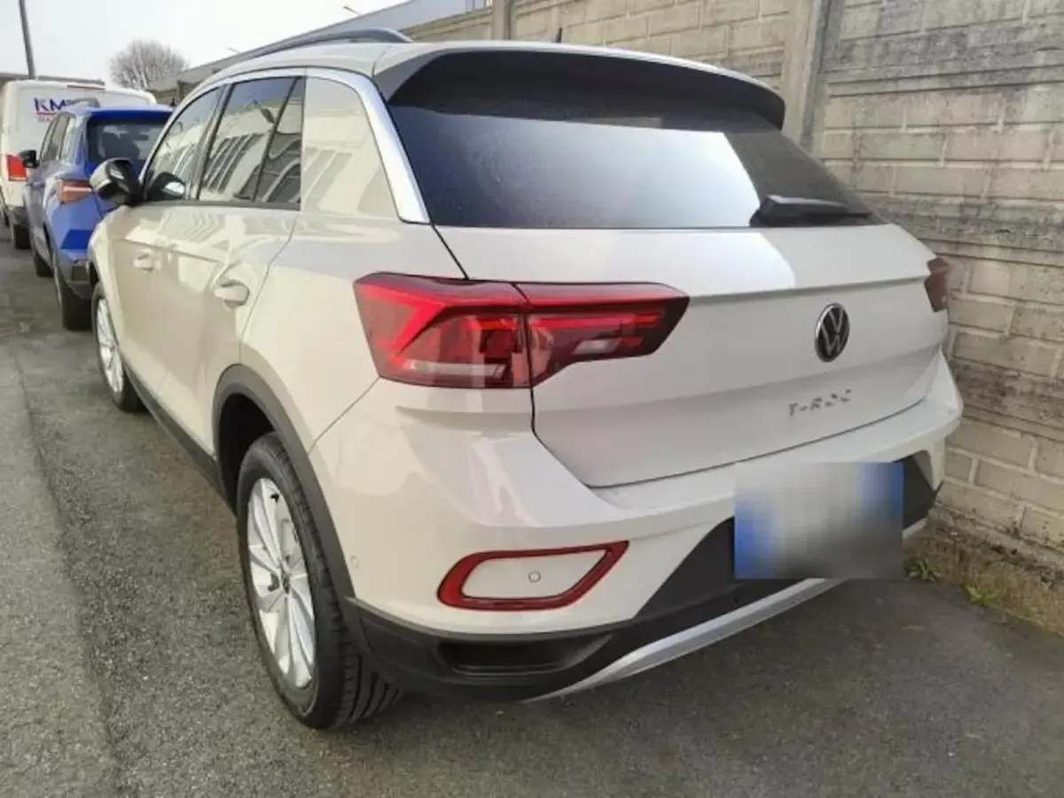 Gebraucht VW T-Roc Edition 116 PS (85 kW) 2024 Ascotgrau SUV
