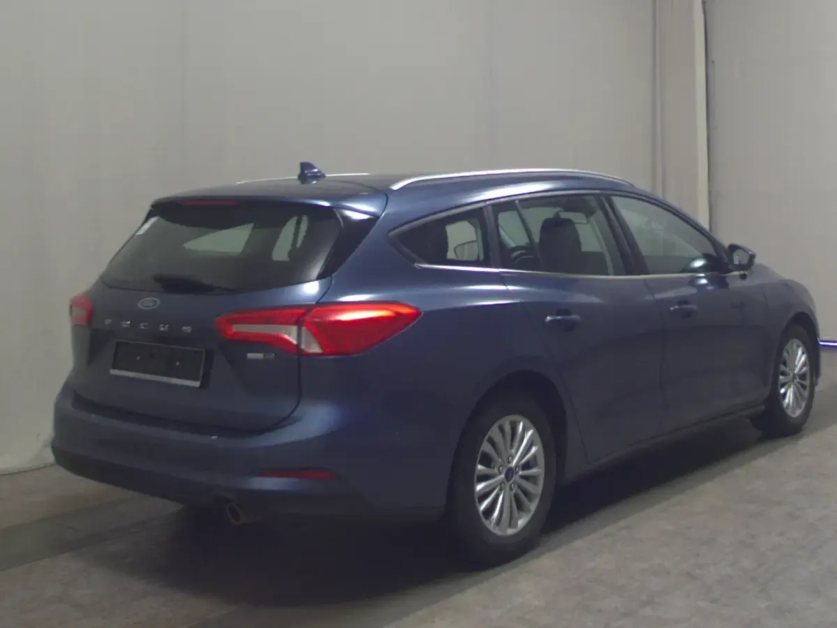 Używany Ford Focus Titanium 125 KM (91 kW) 2021 Niebieski Kombi