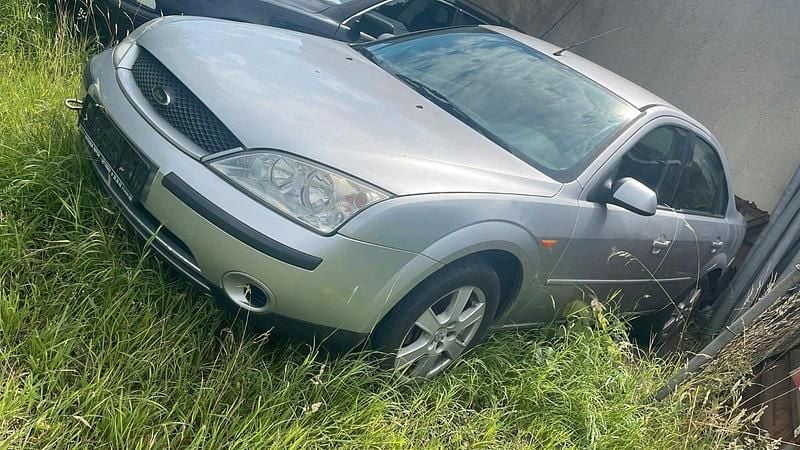 Silber Gebraucht 2001 Ford Mondeo Limousine | 479 € (Guter Preis) - Bild 1/4