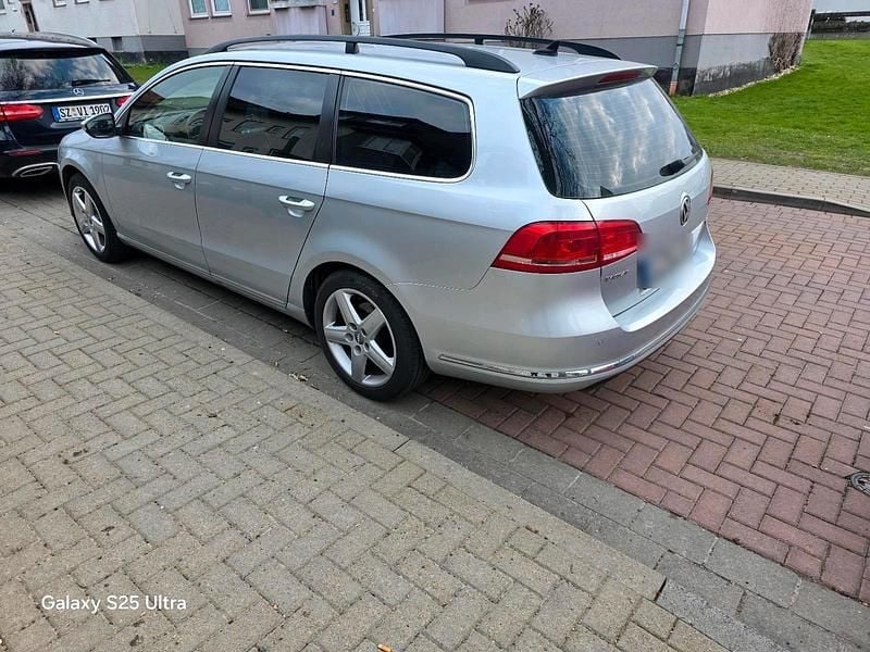 Second-hand VW Passat 140 CP (102 kW) 2013 Gri Break
