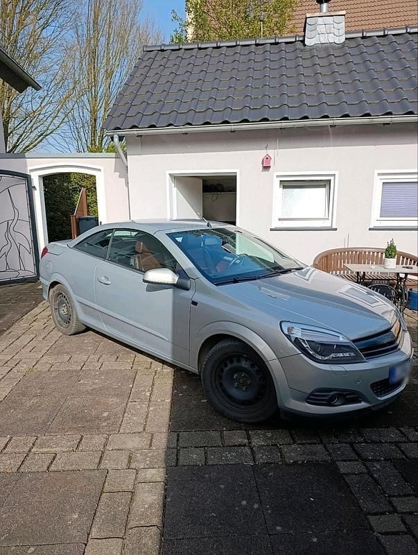Gebraucht Opel Astra Cabriolet 140 PS (102 kW) 2007 Silber Cabrio