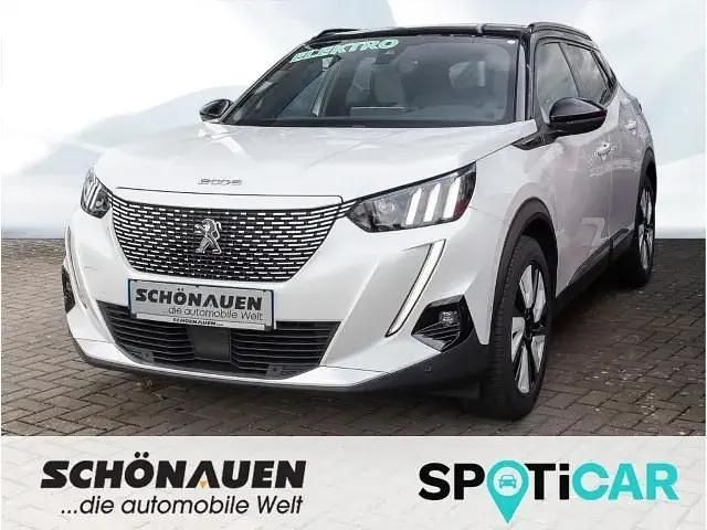 Weiss Gebraucht 2021 Peugeot e-2008 GT SUV | 18.450 € (Fairer Preis) - Bild 1/4