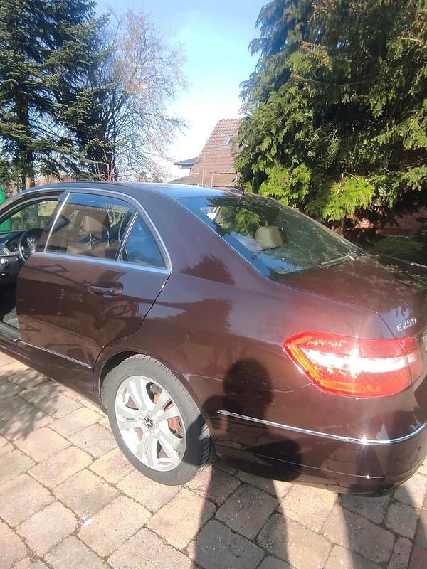 Gebraucht Mercedes 250 203 PS (149 kW) 2010 Braun Limousine