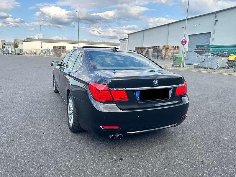 Second-hand BMW 730 245 CP (180 kW) 2011 Berlinǎ