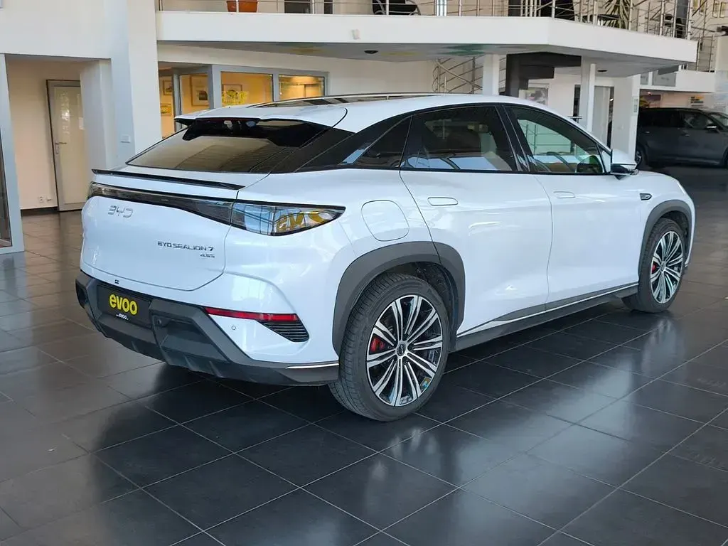 Gebraucht BYD Sealion 7 389 kW (530 PS) 2025 Weiß SUV