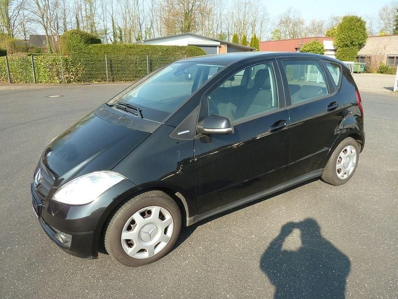 Gebraucht Mercedes A160 82 PS (60 kW) 2012 Schwarz Kleinwagen