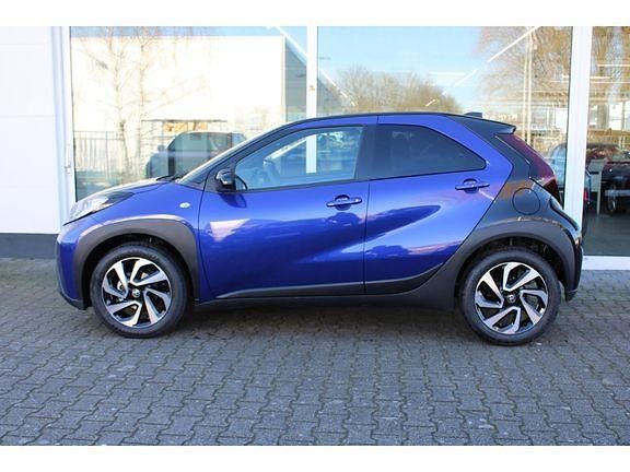 Gebraucht Toyota Aygo X Basis 72 PS (52 kW) 2022 Blau SUV