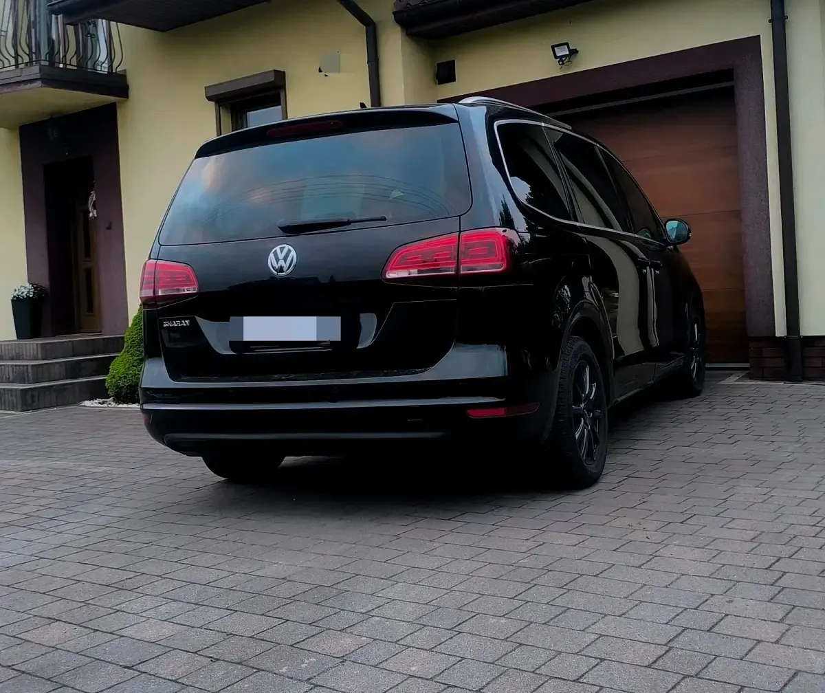 Gebraucht VW Sharan 150 PS (110 kW) 2016 Schwarz Van / Kleinbus