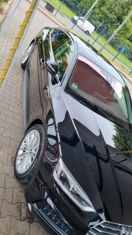 Schwarz Gebraucht 2018 Audi A5 Sportback Ambiente Limousine | 22.599 € (Fairer Preis) - Bild 1/4