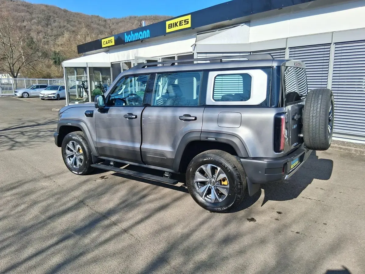 Neu Baic BJ40 234 PS (172 kW) 2026 Grau SUV