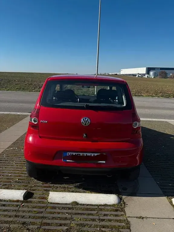 Second-hand VW Fox 54 CP (39 kW) 2005 Roșu Hatchback